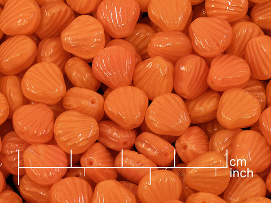 アウトレット 10グラム 小さな貝殻ビーズ、9 x 9 mm、オパールオレンジ（97012）、ガラス、チェコ共和国