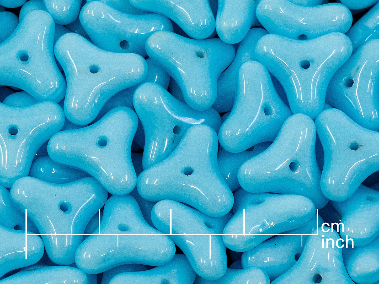 アウトレット 10グラム プレスビーズ、14 x 14 mm、シルキーブルー（64010）、ガラス、チェコ共和国