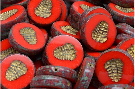 アウトレット 10グラム テーブルカット トリロビットビーズ、17 x 17 mm、レッドトラバーチンゴールドライニング（93180-86800-54302）、ガラス、チェコ共和国