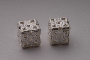 Filigree Cube (9.7 mm)
