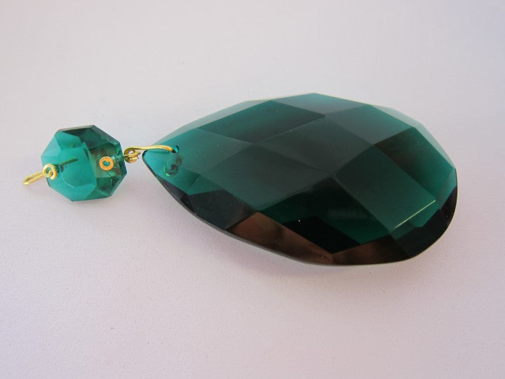 Kronleuchter-Anhängerbesatz, Tropfenform, mit kleinem achteckigen Kristall, Smaragdgrün, tschechisches böhmisches Glas