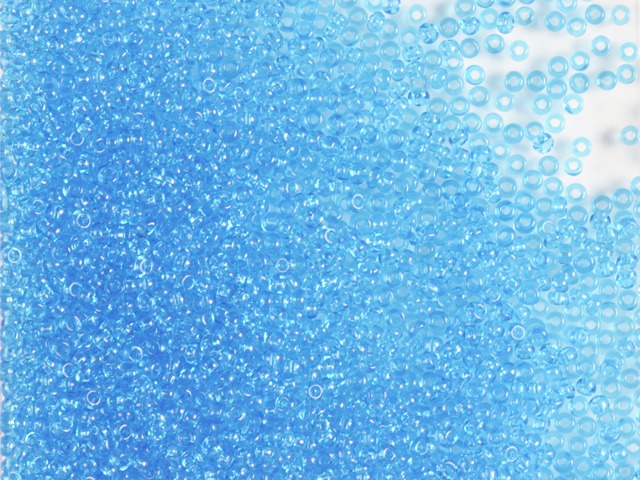 1 kg プレシオサ オルネラ シードビーズ、スクエアホール、ルース、アクアマリン (60030)、ガラス、チェコ共和国、アウトレット