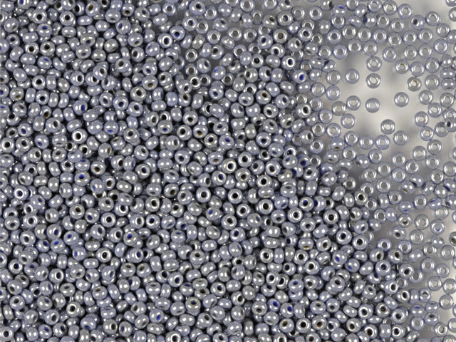 1 kg プレシオサ オルネラ シードビーズ コーティング済み、丸穴、ルース、不透明ブルー、黄褐色光沢 (33021)、ガラス、チェコ共和国、アウトレット