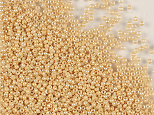 1 kg Preciosa Ornela Seed Beads Coated, Round Hole, Loose, Chalkwhite, Yellow-Brown Lustered (46085), Glass, Czech Republic, OUTLET