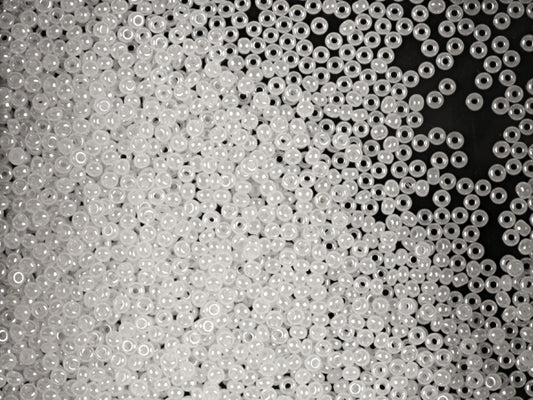 1 kg プレシオサ オルネラ ビューグル、丸穴、丸型、ルース、アラバスターホワイト、スフィンクス (57102)、ガラス、チェコ共和国、アウトレット