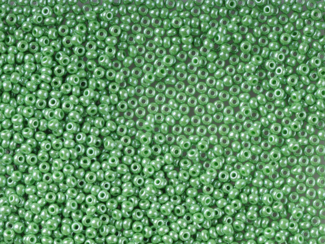 1 kg プレシオサ オルネラ シードビーズ コーティング 丸穴 ばら売り 不透明グリーン Sfinx (58230) ガラス製 チェコ共和国 アウトレット