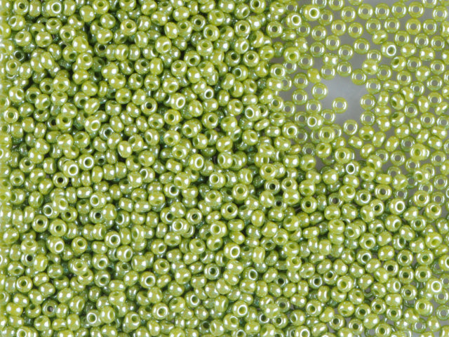 批发（1公斤/500克）Preciosa Ornela米珠，包层，圆孔，散装，不透明绿色，斯芬克斯（58430），玻璃，捷克共和国，清仓