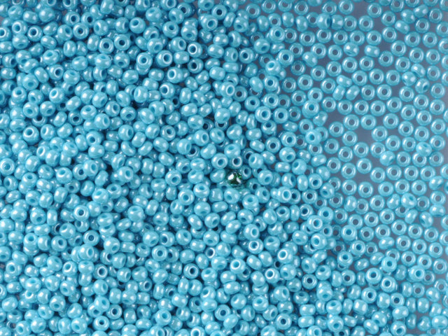 1 公斤 Preciosa Ornela 2 切割洛可可风格散装绿松石色 Sfinx 钻石 (68030)，玻璃，捷克共和国，奥特莱斯