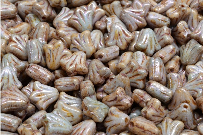 ユリの花のビーズ、白ステイン、光沢ブルー（02010-65431）、ガラス、チェコ共和国