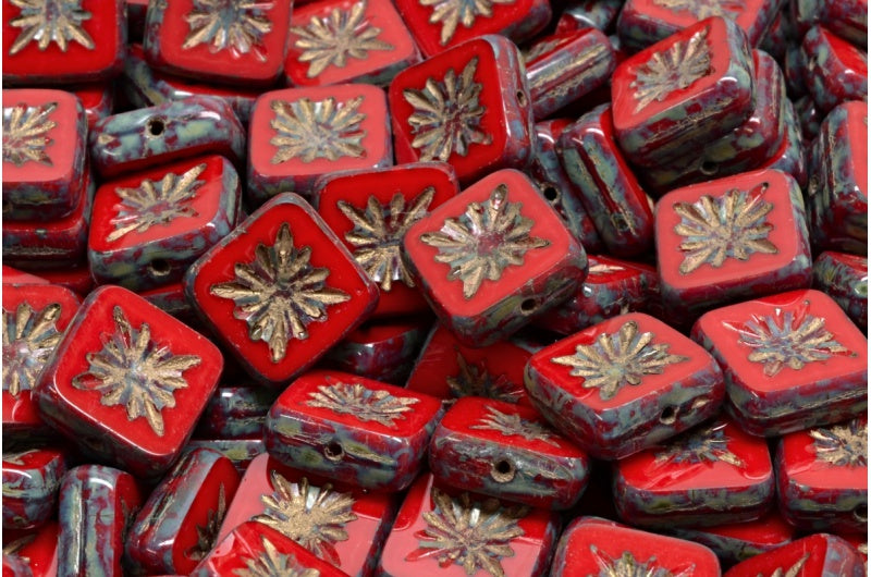 方形猕猴桃珠，不透明红色石灰华镀金 (93200-86800-54302)，玻璃，捷克共和国