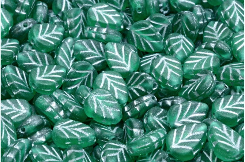 OUTLET 10 Gramm Mintblattperlen, transparent grün, smaragdgrün, matt silber gefüttert (50720-84100-54301), Glas, Tschechische Republik
