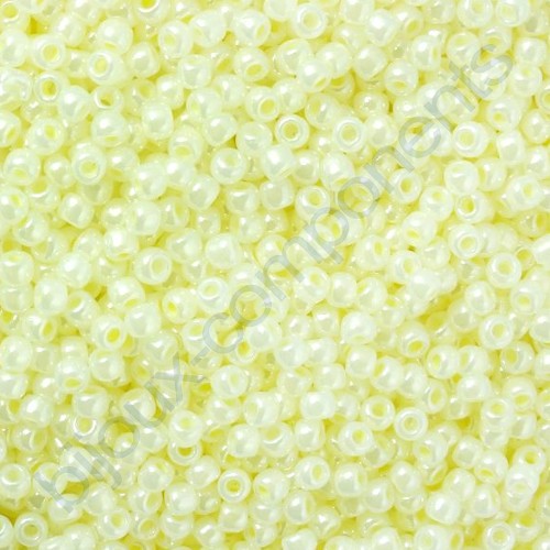 TOHO Round Seed Beads Rocailles, Ceylon Banana Cream (# 142), Glass, Japan