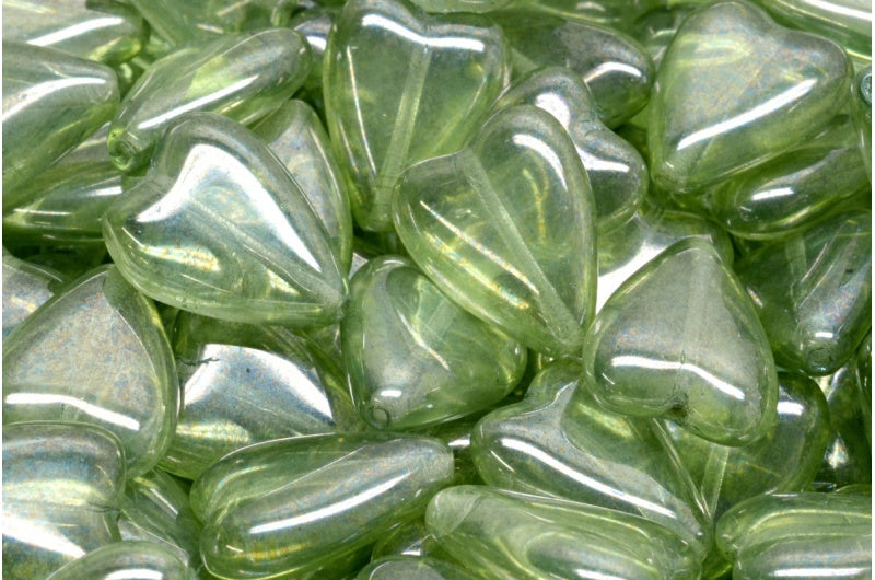 細長いハート型ビーズ、クリスタルラスターグリーンフルコーティング（00030-14457）、ガラス、チェコ共和国