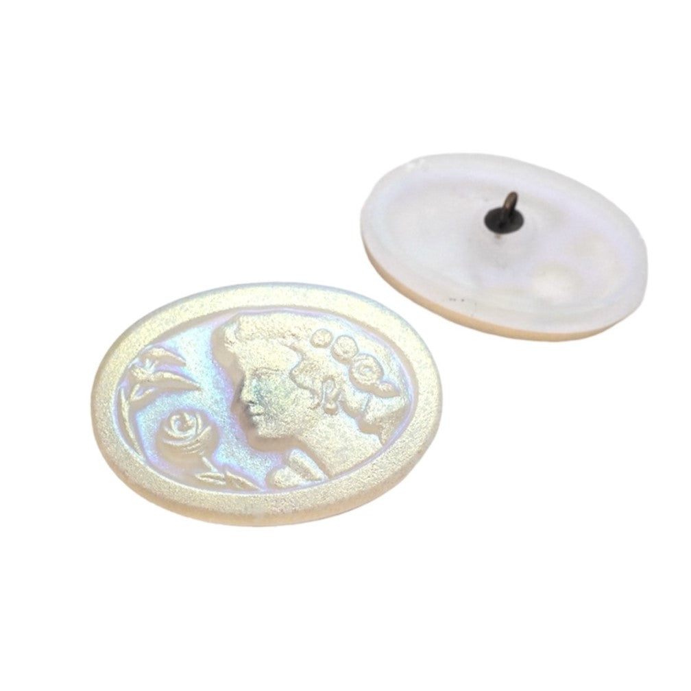 1個 手描きガラスボタン（飾り付き）、サイズ18（40.5 mm）、ガラス、チェコ共和国