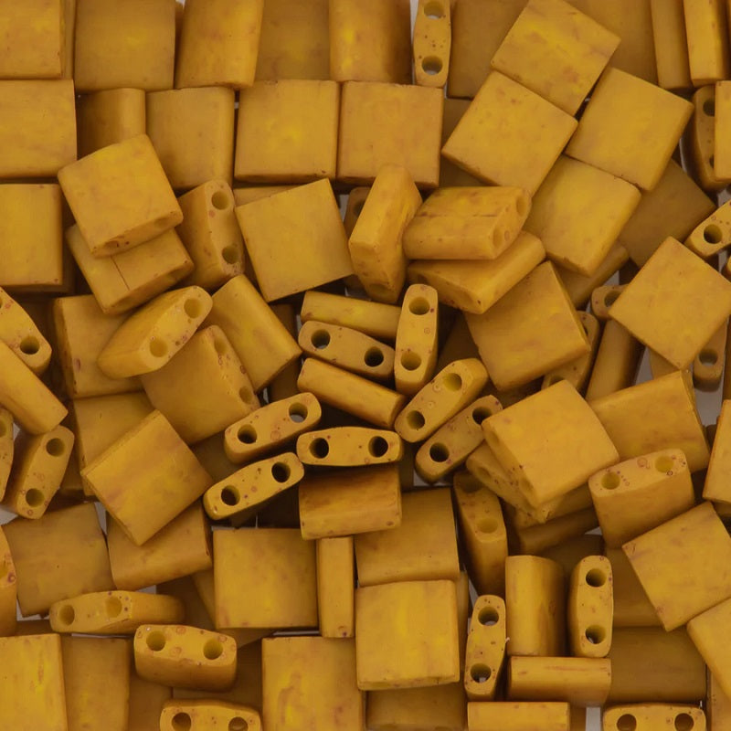 ミユキ ティラ/ハーフティラ/クォーターティラ 2穴ビーズ マスタードイエロー (HTL2312) ガラス製 日本製