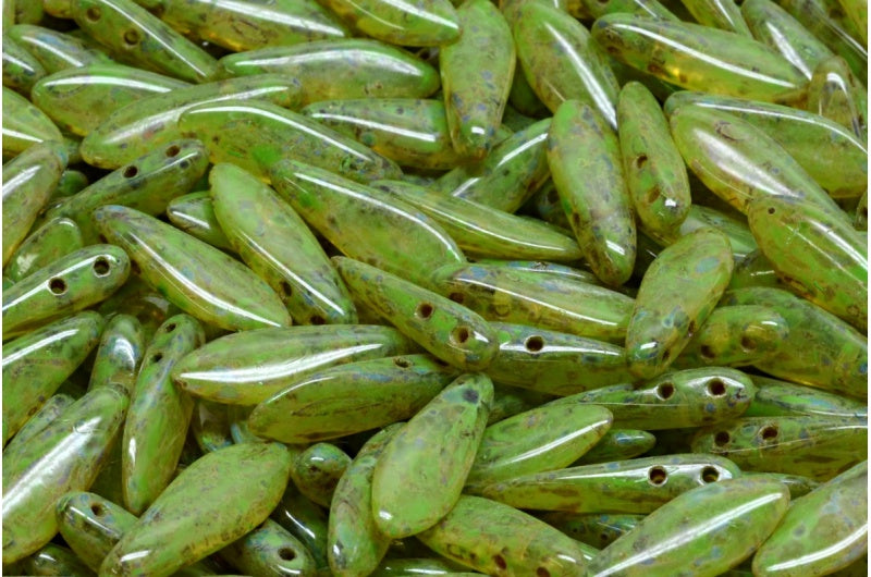 2穴ダガービーズ、クリスタルトラバーチングリーンスポット（00030-86800-33311）、ガラス、チェコ共和国