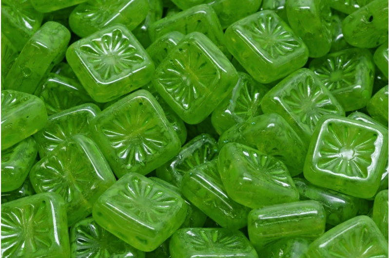 スクエアキウイビーズ、透明グリーン、グリーンスポット（50220-33311）、ガラス、チェコ共和国