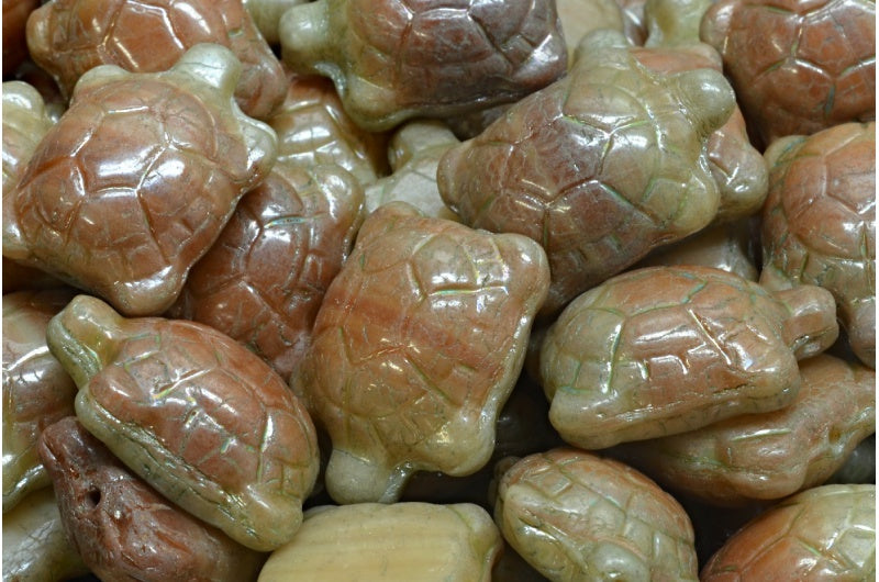 タートルビーズ、R1374 ラスターグリーン フルコーティング (R1374-14457)、ガラス、チェコ共和国