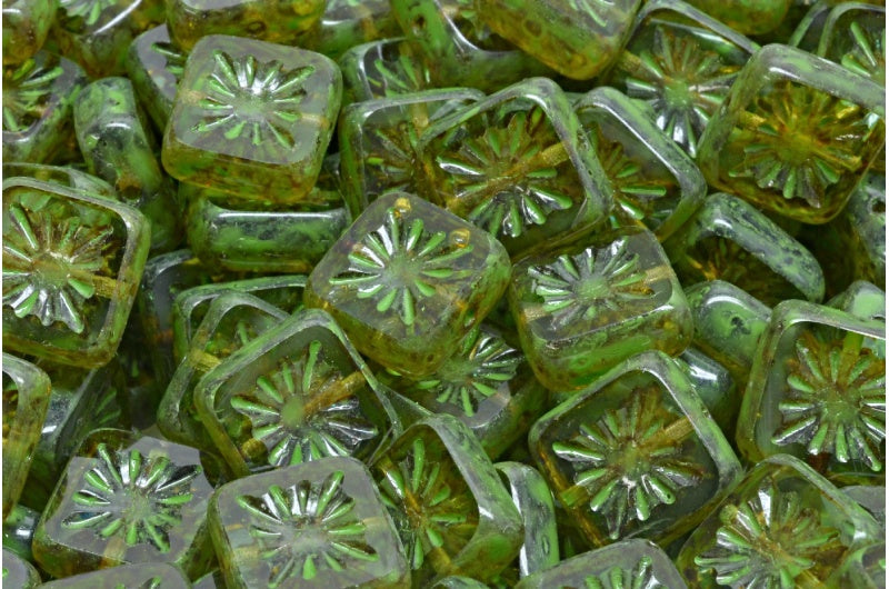 テーブルカットスクエアキウイビーズ、透明グリーントラバーチングリーンスポット（50500-86800-33311）、ガラス、チェコ共和国