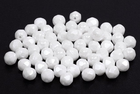 多面圆形火抛光珠，粉笔白赤铁矿（03000-14400），玻璃，捷克共和国