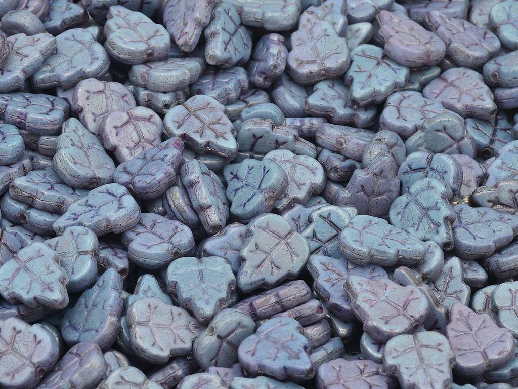 Pressed Beads Leaves, Chalk White Purple (03000-15726), Glass, Czech Republic