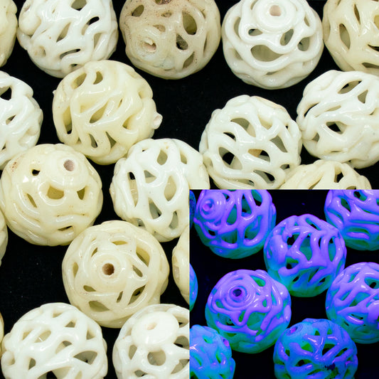 VINTAGE OUTLET 1 pc Lampwork LACE handmade Round Beads, 13 x 13 mm, White Uranium, Glass, Czech Republic, Antique