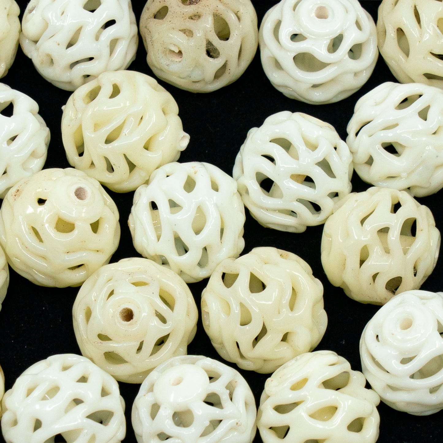 VINTAGE OUTLET 1 pc Lampwork LACE handmade Round Beads, 13 x 13 mm, White Uranium, Glass, Czech Republic, Antique