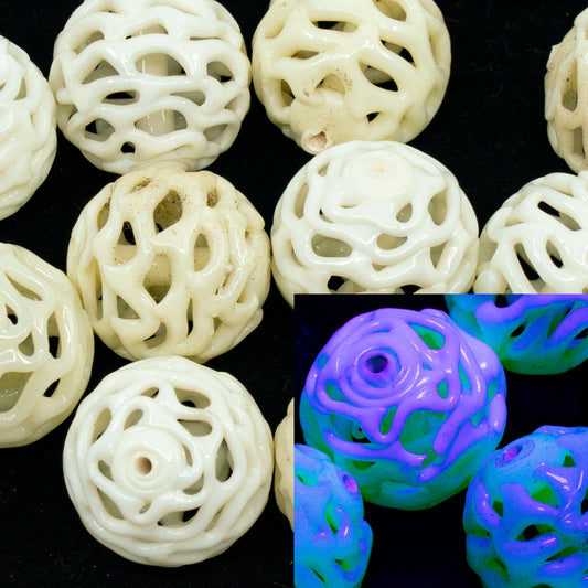 VINTAGE OUTLET 1 pc Lampwork LACE handmade Round Beads, 16 x 16 mm, White Uranium, Glass, Czech Republic, Antique