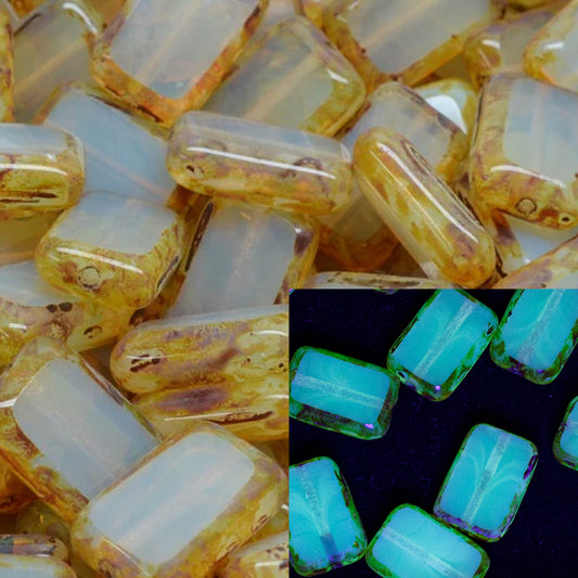 出口商品 10克 桌面切割长方形珠子，12 x 8 毫米，蛋白黄石灰华色 (81000-86800)，玻璃，捷克共和国