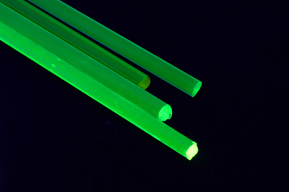 1 pc Uranium Lampwork Rod 23cm, dia 8mm, Glass, Czech Republic
