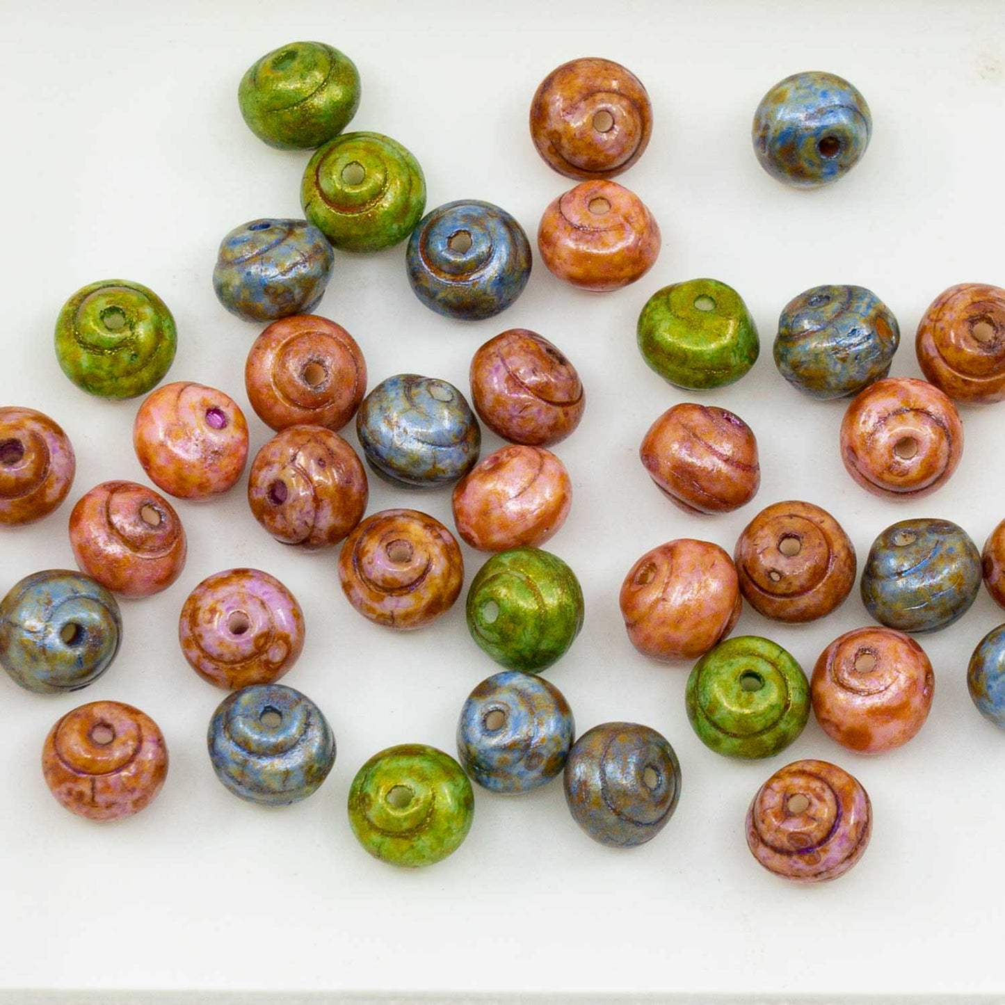 OUTLET 10 克圆形蜗牛珠，6 x 6 毫米，白色混合色（02010-mix），玻璃，捷克共和国