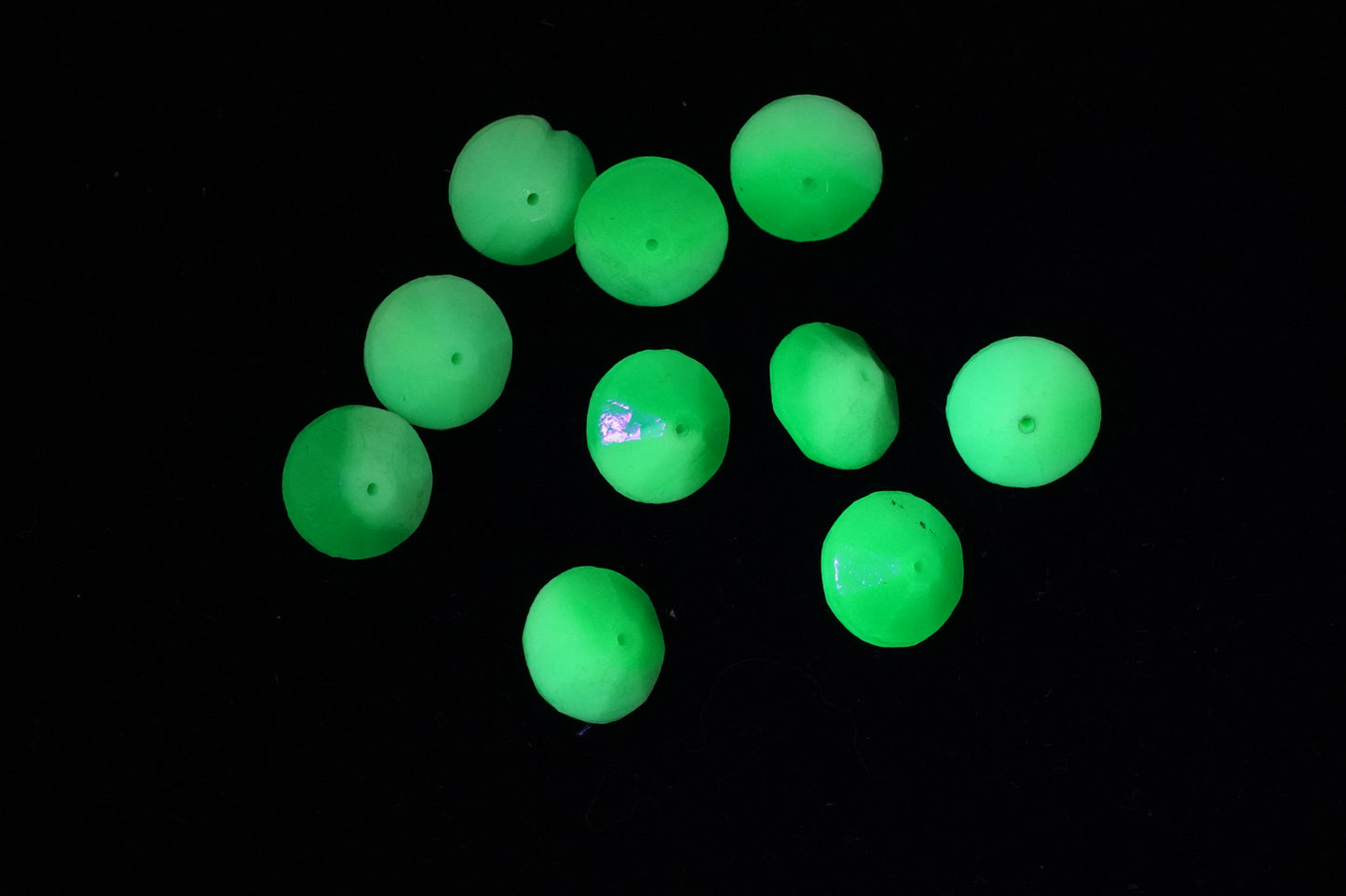 OUTLET 10 克 Rivoli 珠子，14 x 14 毫米，蛋白石绿 (52010)，玻璃，捷克共和国