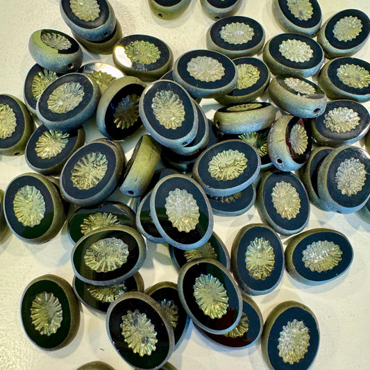 テーブルカットキウイビーズ、ブラックマットラスターレッドフルコーティング（23980-84100-14495）、ガラス、チェコ共和国