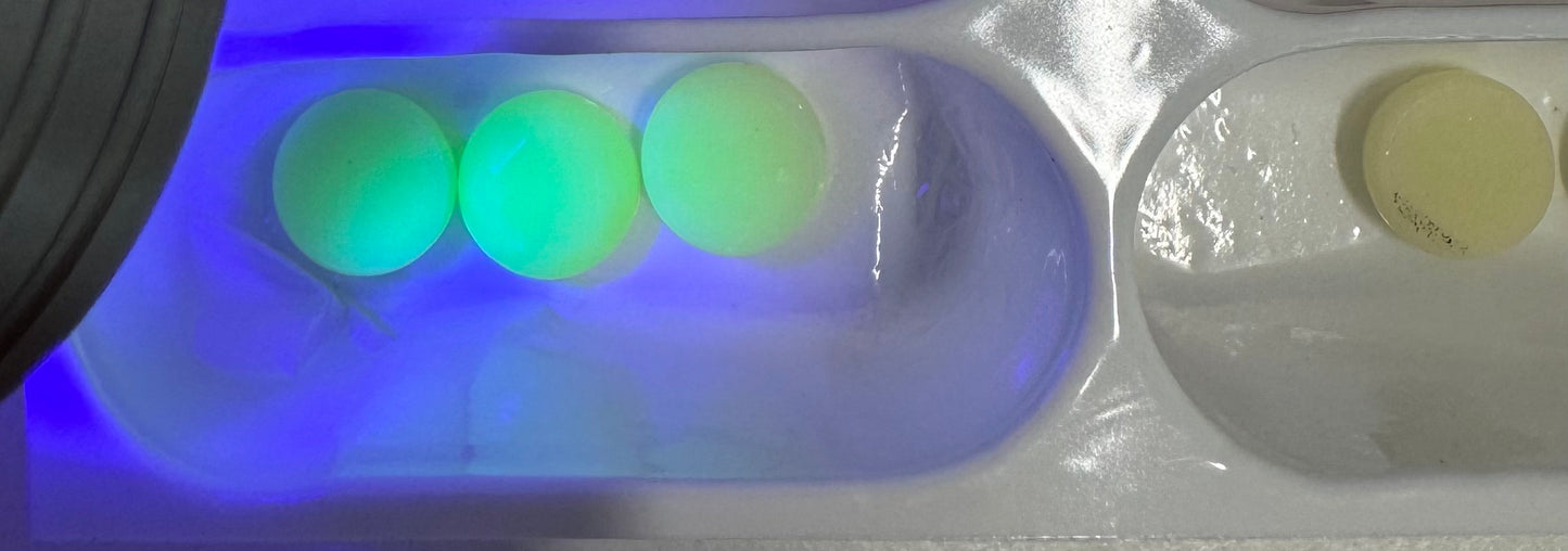 方形刻面平背水晶玻璃石，黄色 1 不透明 (71100-C)，捷克共和国