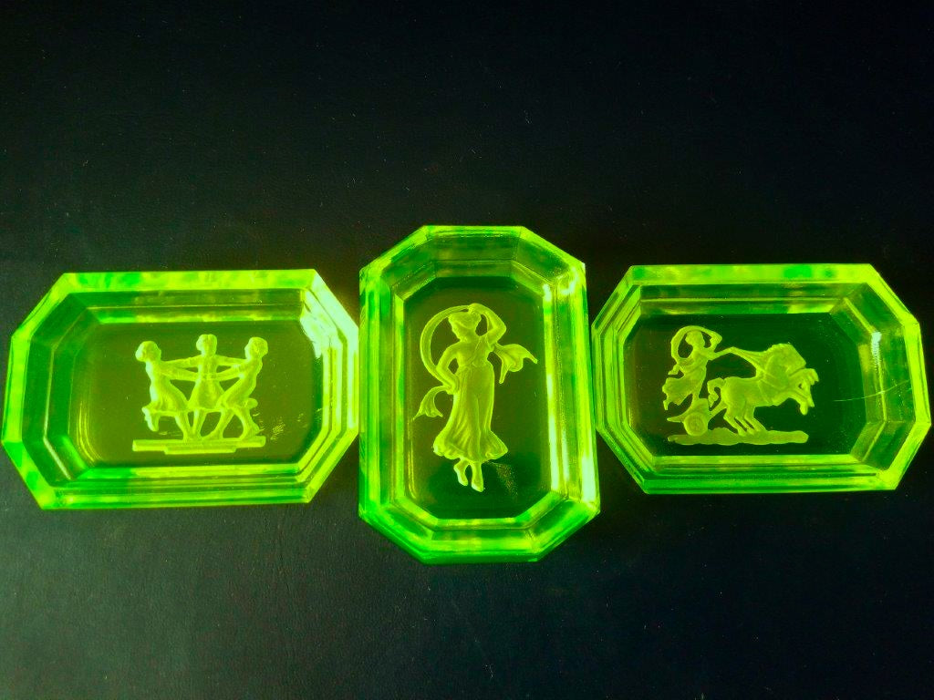 铀玻璃餐具（紫外线下发光，无需热水） - 光滑啤酒玻璃，捷克共和国