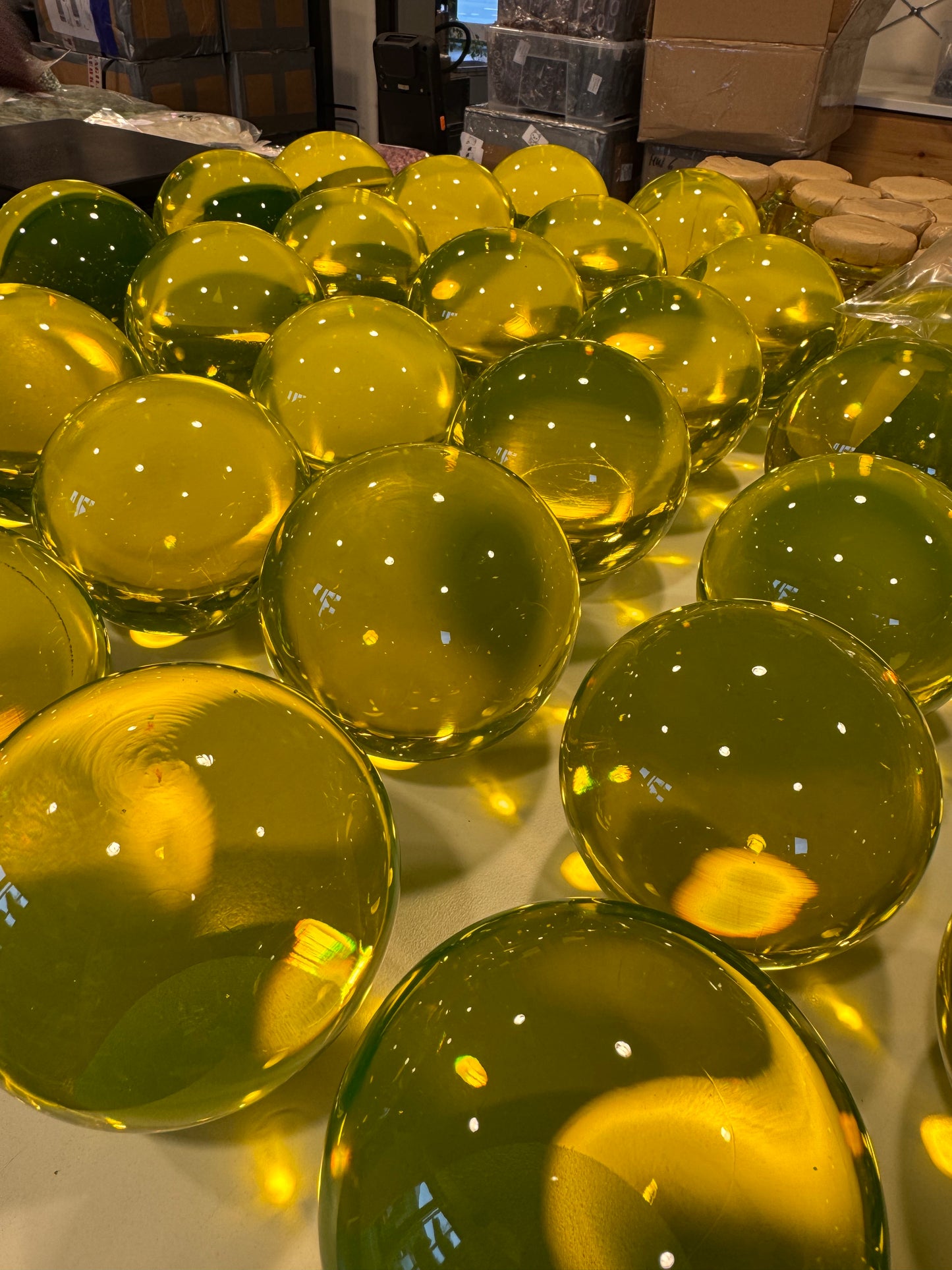 铀圆形玻璃球弹珠，无孔（一面平），玻璃，捷克共和国