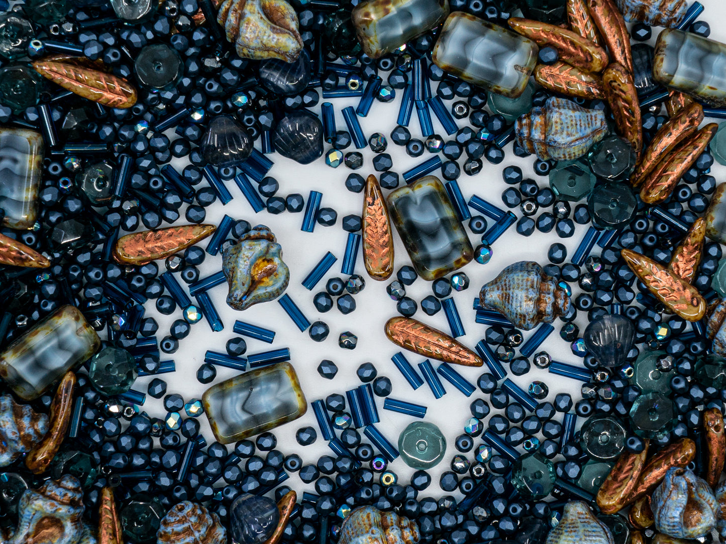 独特的捷克波西米亚玻璃压珠混合，深蓝色，桌面切割，哑光和光面，刻面火抛光剂，手工制作套件 BCV