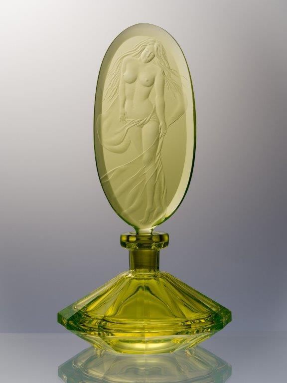 ウランガラス食器（紫外線下で光る、熱湯不可） - ビールグラス スムース、チェコ共和国