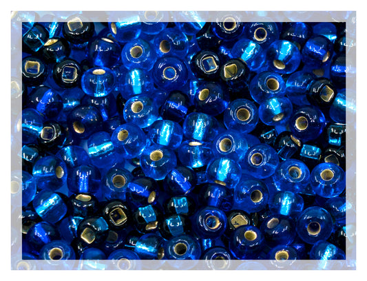 Mischung aus großen Preciosa Ornela-Rocailles, Rocailles für Stickereien, Armbänder, Heimwerker- und andere Bastelprojekte, einschließlich Schmuckherstellung und Stoffherstellung, 6/0–8/0, blau, mit Silber gefüttert