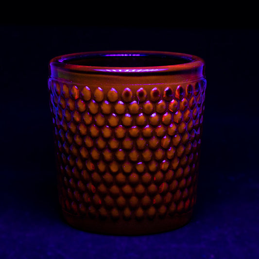 镉红玻璃青蛙小雕像 - 紫外光下发光