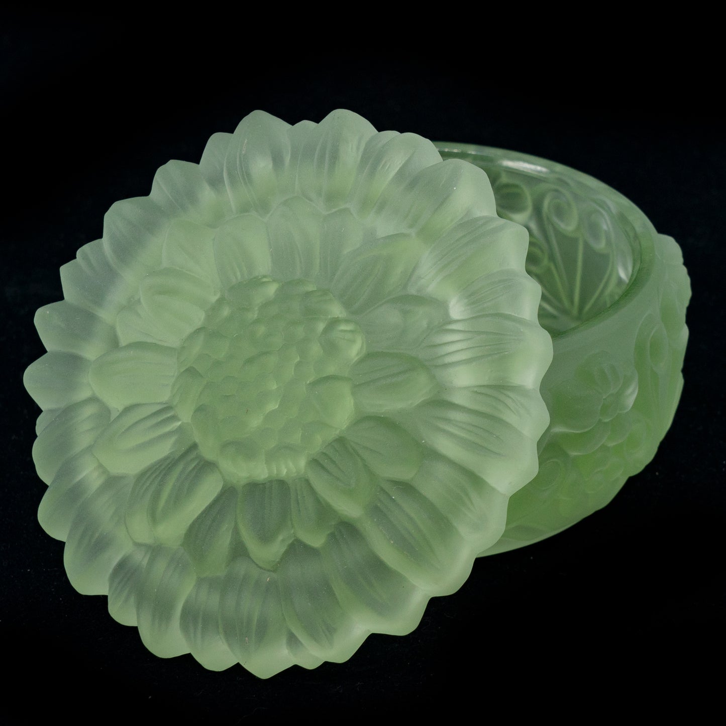MOSS GREEN Uranium Glass Tableware (Glow under UV) - Jewelry Box / Bowl with Lid - Flower, Czech Republic