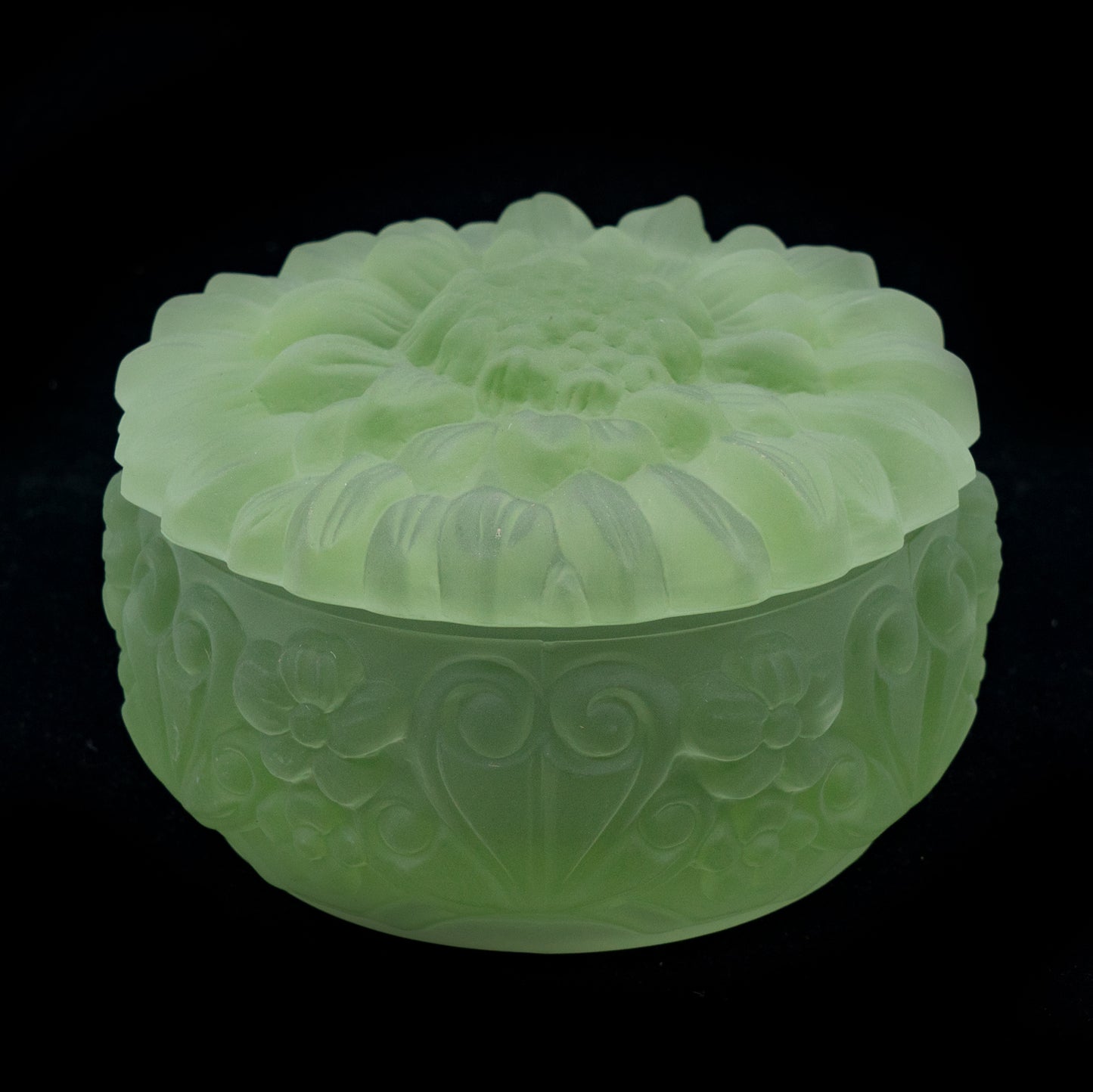 MOSS GREEN Uranium Glass Tableware (Glow under UV) - Jewelry Box / Bowl with Lid - Flower, Czech Republic