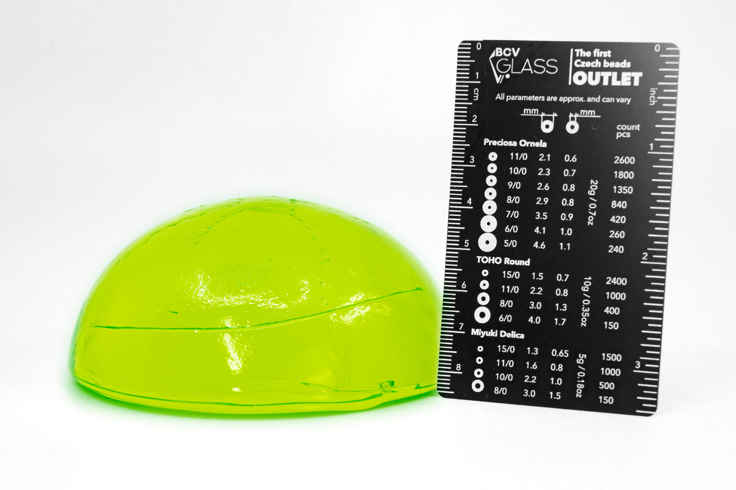 ウランガラス食器（紫外線下で光る、熱湯不可） - ビールグラス スムース、チェコ共和国