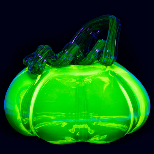 镉红玻璃青蛙小雕像 - 紫外光下发光