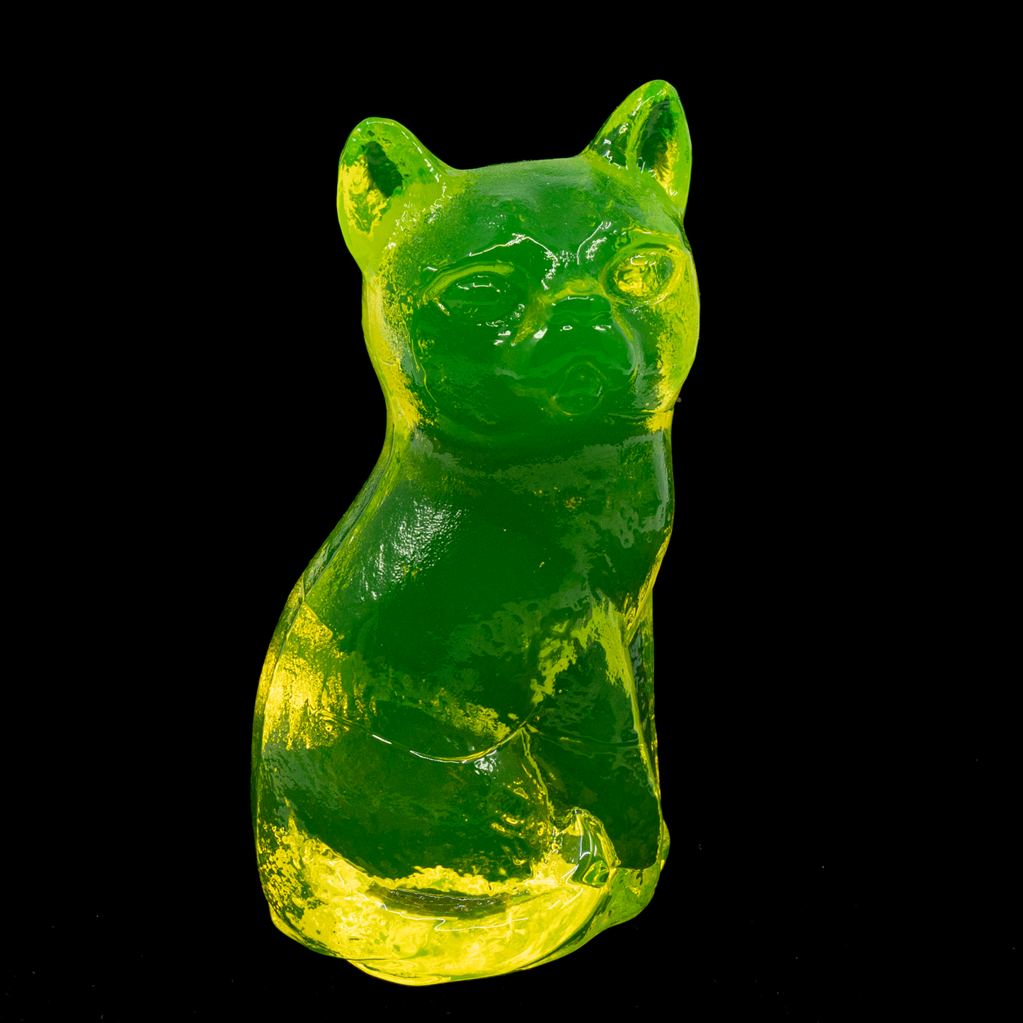ウランガラスの猫 – 手作りUV反応アートフィギュア、チェコ共和国