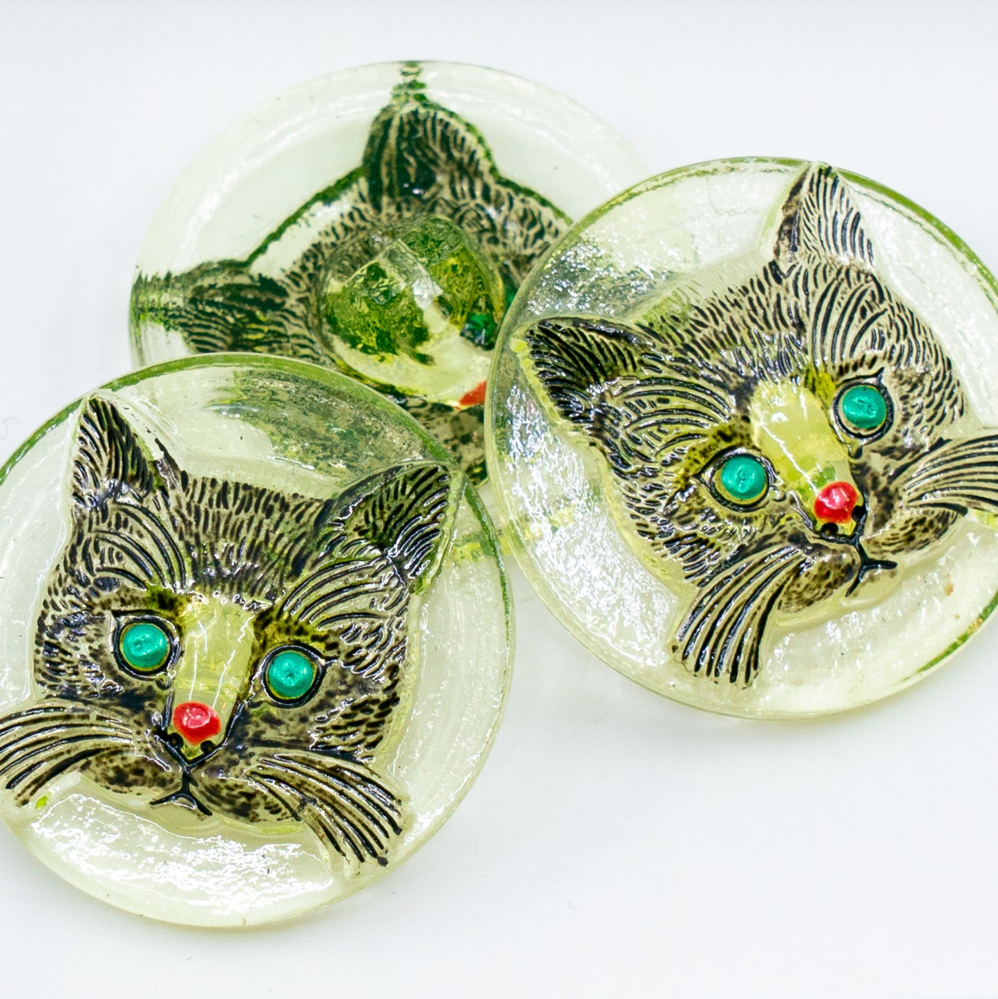 OUTLET 1 pcs Czech Glass Handmade Button, Size 12 (27 mm), 8 Uran Cat (), Glass, Czech Republic