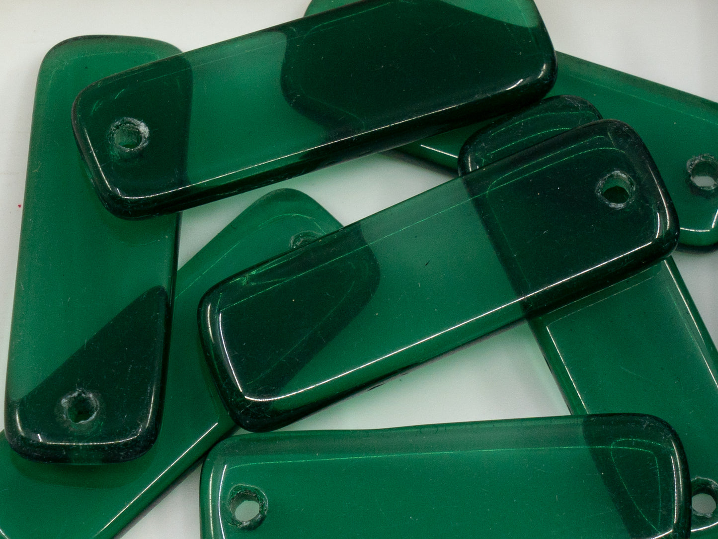 OUTLET 10g Rectangle Pendant Beads, 30 x 10 mm, Dark Green (50720), Glass, Czechia