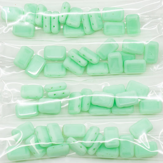 アウトレット 10グラム テーブルカット長方形ビーズ、ターコイズグリーン 2穴（54200-2穴）、ガラス、チェコ共和国