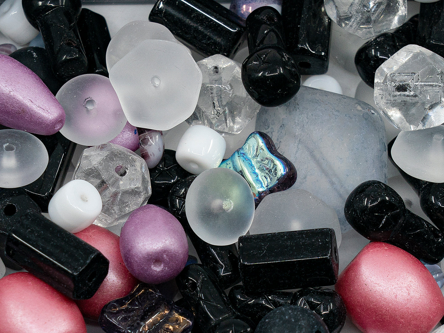 アウトレット チェコボヘミアガラスプレスビーズミックス、mm、ガラス、チェコ共和国