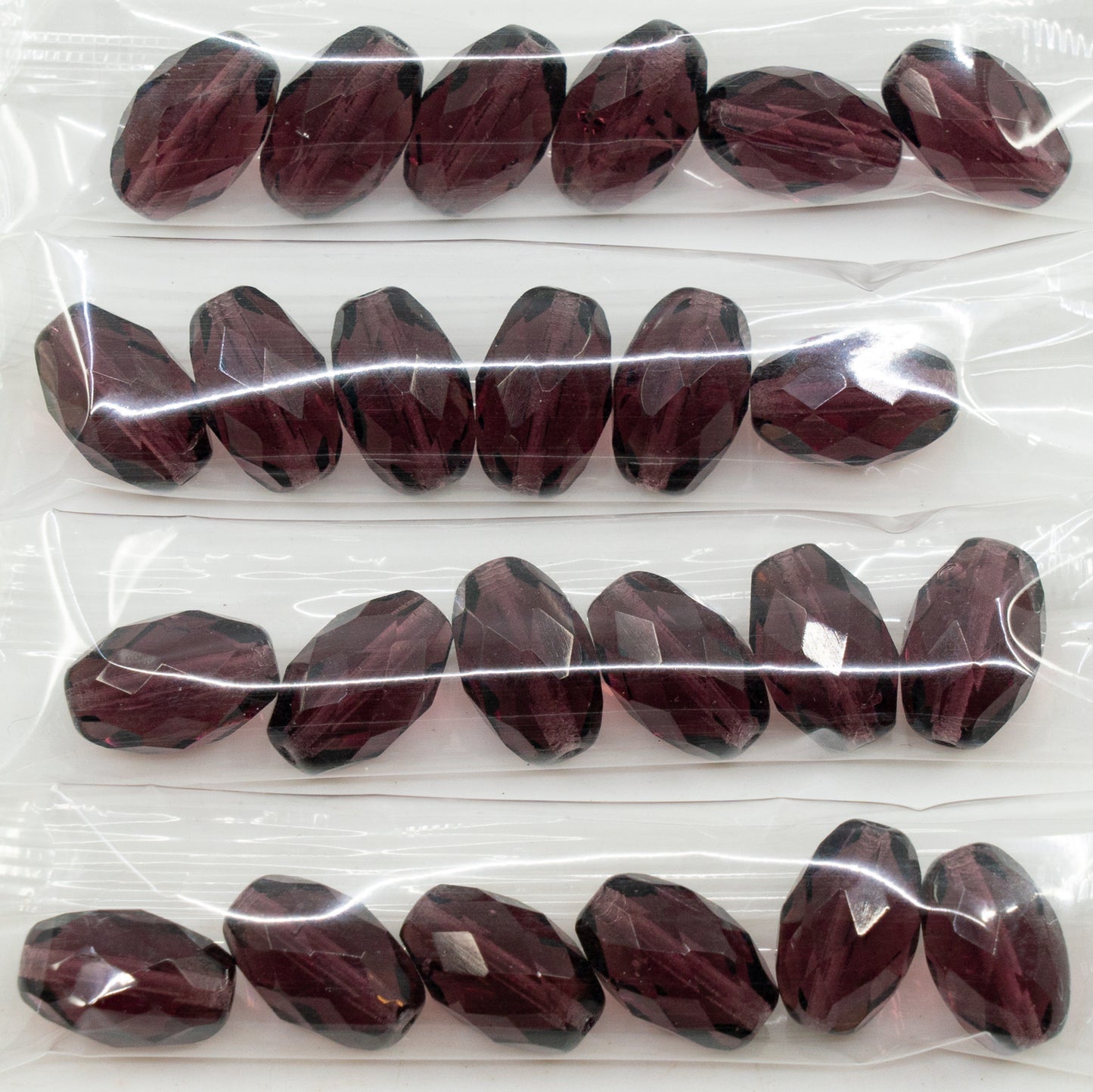 アウトレット 10グラム オーバルファセットビーズ、15 x 10 mm、透明ライトアメジスト（20050）、ガラス、チェコ共和国